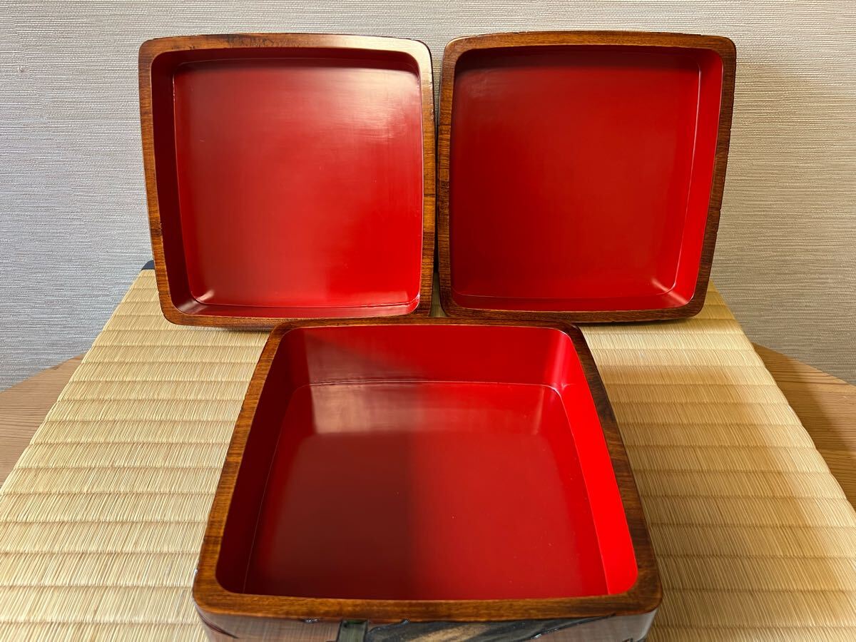 烏城彫 木製漆器 三段重】伝統工芸 烏城彫三段重箱 松竹梅画木彫 烏城彫 木製漆器 三段重】伝統工芸 烏城彫三段重箱 松竹梅画木彫