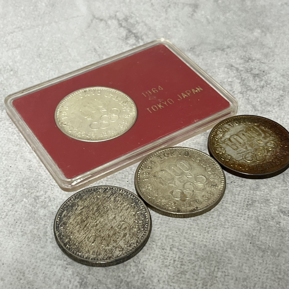 1円~ 1964年 東京オリンピック 1000円玉硬貨 4枚セット 額面 1円~ 1964年 東京オリンピック 1000円玉硬貨 4枚セット 額面