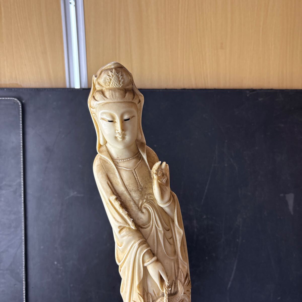 象牙風 仏教美術 仏像 観音菩薩 観世音菩薩 彫刻 オブジェ 置物 象牙風 仏教美術 仏像 観音菩薩 観世音菩薩 彫刻 オブジェ 置物