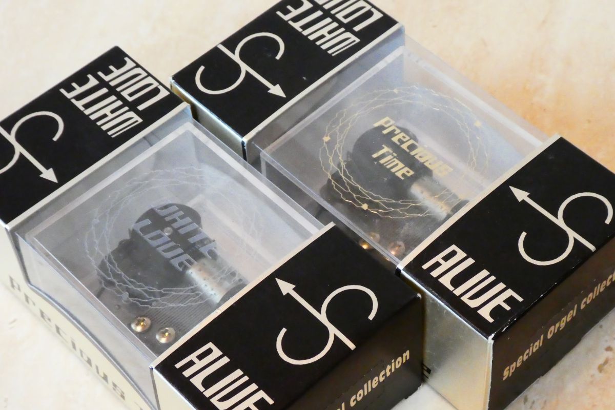 Й*SPEED скорость * музыкальная шкатулка *2 шт. комплект *WHITE LOVE*Precious Time* в коробке * не использовался товар * нестандартный возможно * Й*SPEED скорость * музыкальная шкатулка *2 шт. комплект *WHITE LOVE*Precious Time* в коробке * не использовался товар * нестандартный возможно *