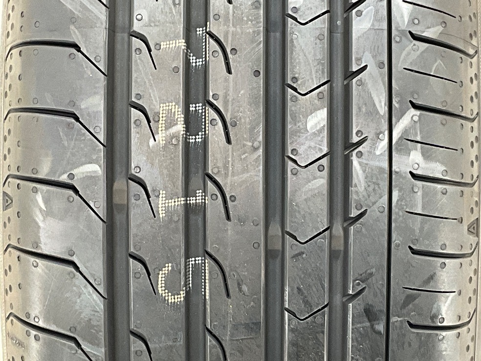 新品タイヤ 処分特価 1本のみ 215/60R16 95H ヨコハマ BLUEARTH-RV RV03 夏 サマー 215/60/16 カムリ ハイブリッド b11536