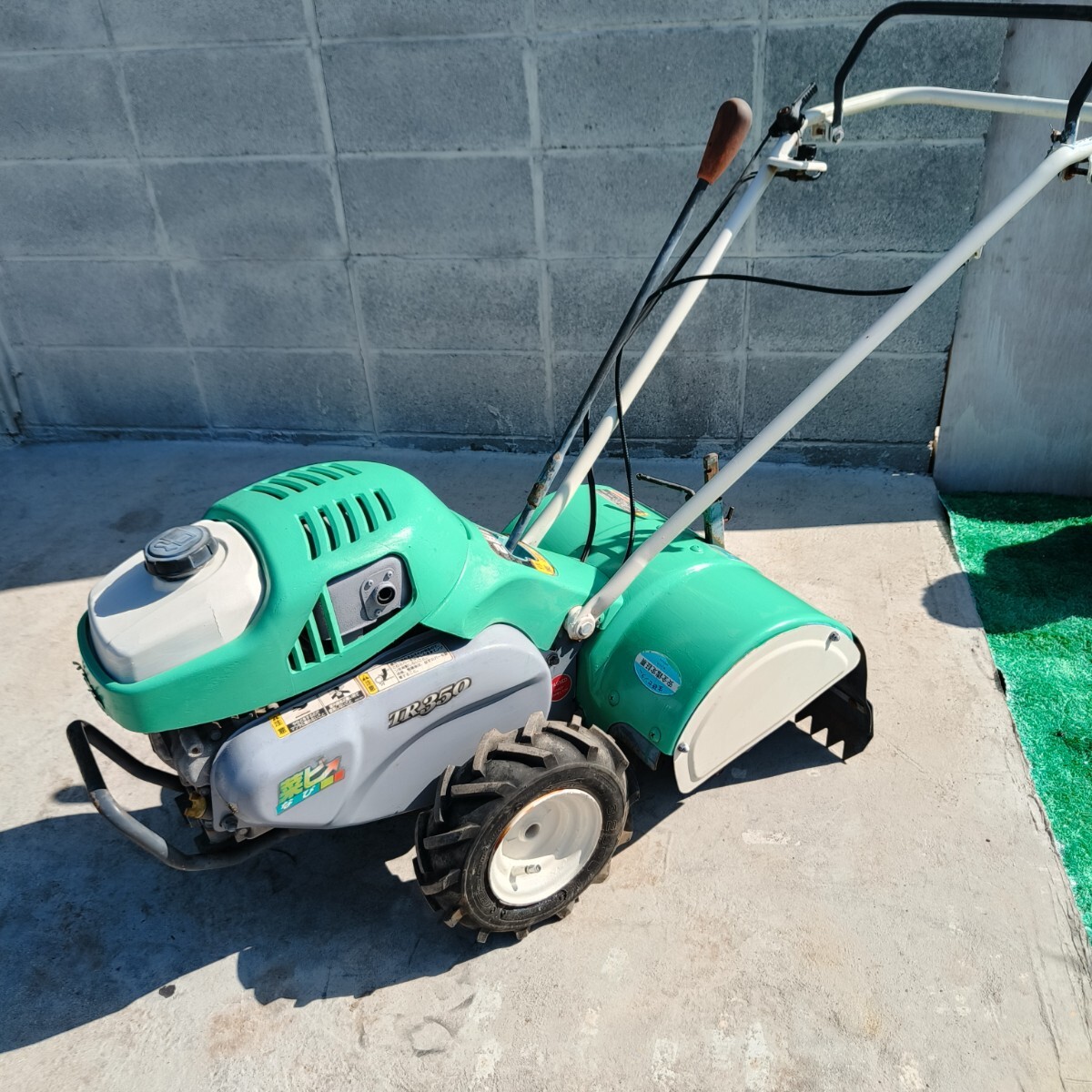 クボタ 管理機 耕運機 菜ビTRS350 家庭菜園 ミニ耕耘機3.5馬力 クボタ 管理機 耕運機 菜ビTRS350 家庭菜園 ミニ耕耘機3.5馬力