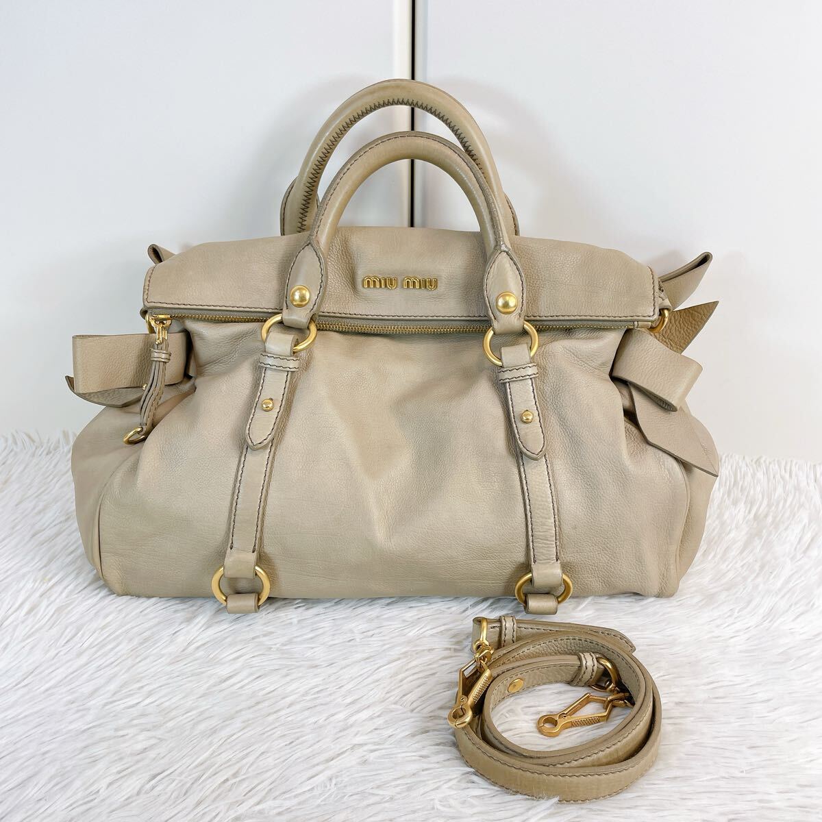 MIU MIU ミュウミュウ 2wayバッグ ハンドバッグ ショルダー MIU MIU ミュウミュウ 2wayバッグ ハンドバッグ ショルダー