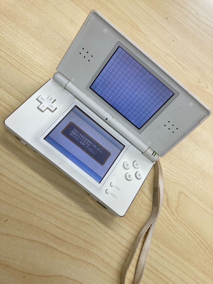 動作品 Nintendo(任天堂) ニンテンドーDS Lite ホワイト USG-001 動作品 Nintendo(任天堂) ニンテンドーDS Lite ホワイト USG-001