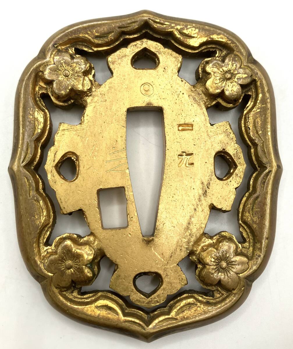 NN】刀の鍔 3枚まとめ 刀装具 鍔 刀鍔 時代物 小道具 刀 NN】刀の鍔 3枚まとめ 刀装具 鍔 刀鍔 時代物 小道具 刀