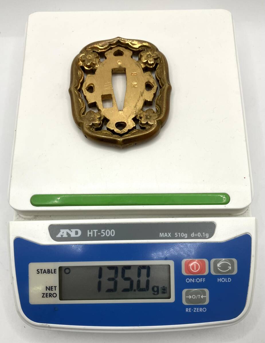 NN】刀の鍔 3枚まとめ 刀装具 鍔 刀鍔 時代物 小道具 刀 NN】刀の鍔 3枚まとめ 刀装具 鍔 刀鍔 時代物 小道具 刀