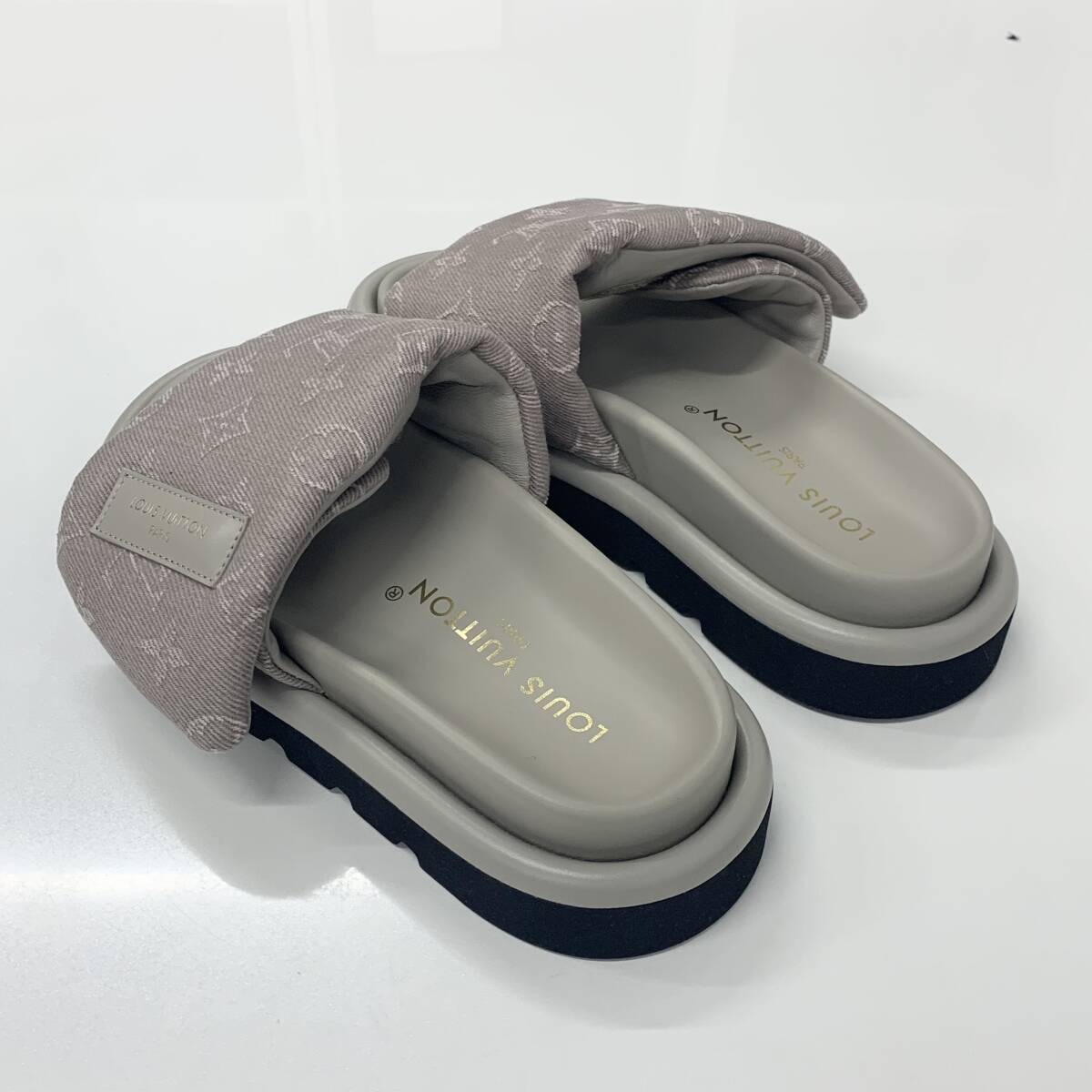 M11988 未使用 ヴィトン プールピローライン ロゴ モノグラム M11988 未使用 ヴィトン プールピローライン ロゴ モノグラム