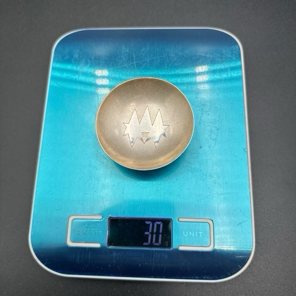 ☆ 時代物 純銀 銀盃 30g 刻印 木箱 記念 ☆ シルバー 銀 盃 ☆ 時代物 純銀 銀盃 30g 刻印 木箱 記念 ☆ シルバー 銀 盃