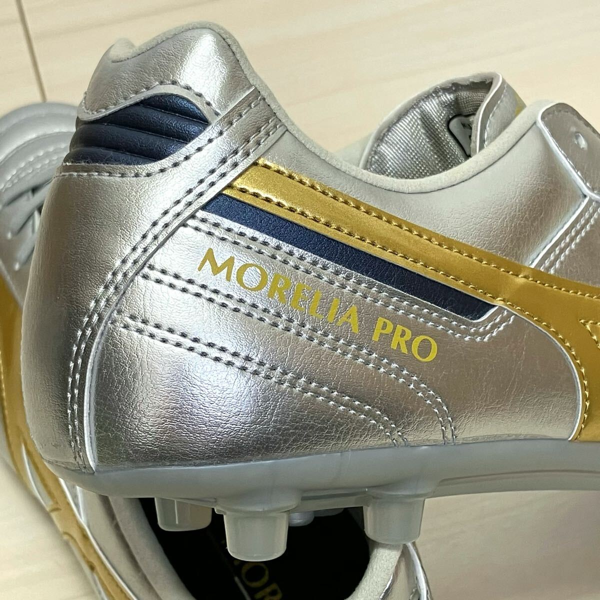 ○日本未発売○ MIZUNO モレリア2 プロ AG プラチナムシルバー ○日本未発売○ MIZUNO モレリア2 プロ AG プラチナムシルバー