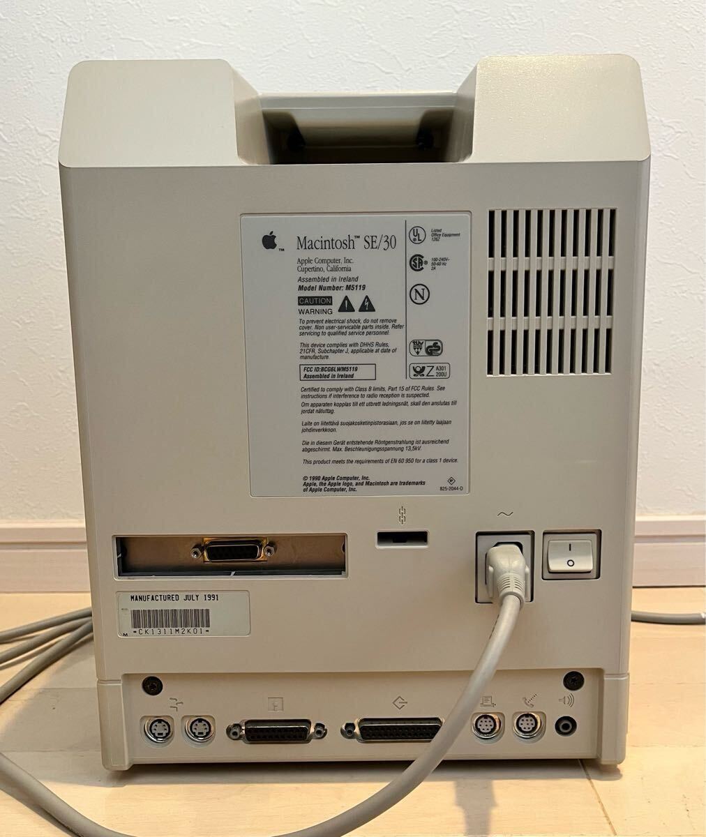 Apple Macintosh SE/30、標準キーボード&マウス付き アップル Apple Macintosh SE/30、標準キーボード&マウス付き アップル