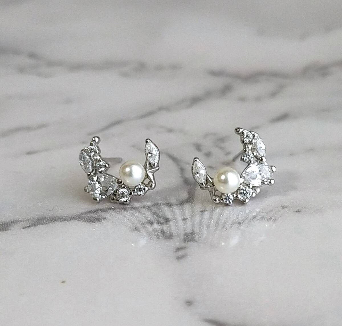 ムーンピアス シルバー 925 小粒パール 両耳 K14ＷGP 月 三日月_画像5