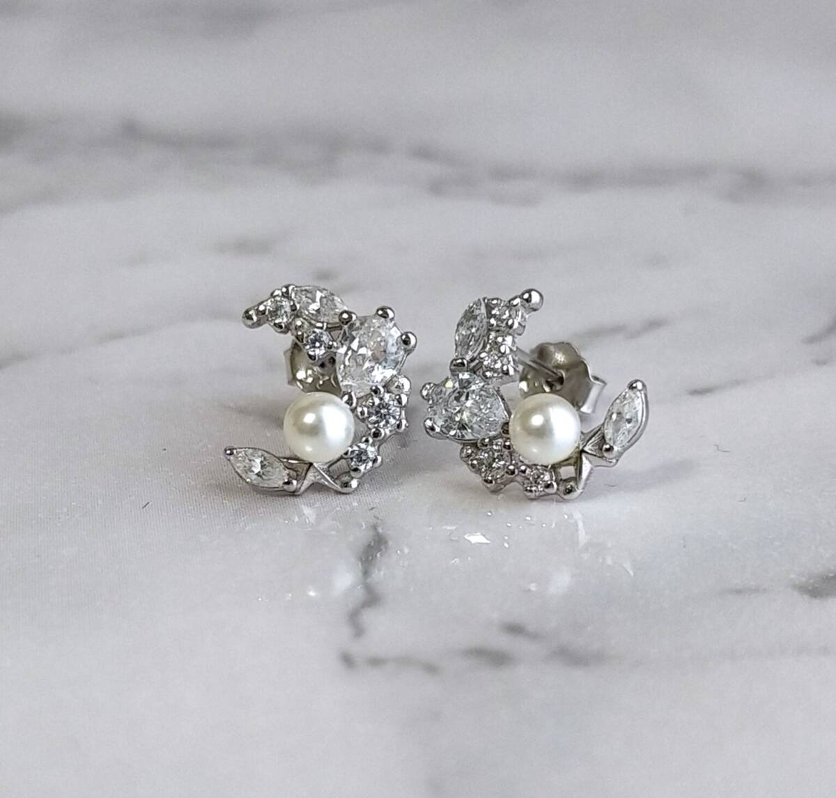 ムーンピアス シルバー 925 小粒パール 両耳 K14ＷGP 月 三日月_画像6