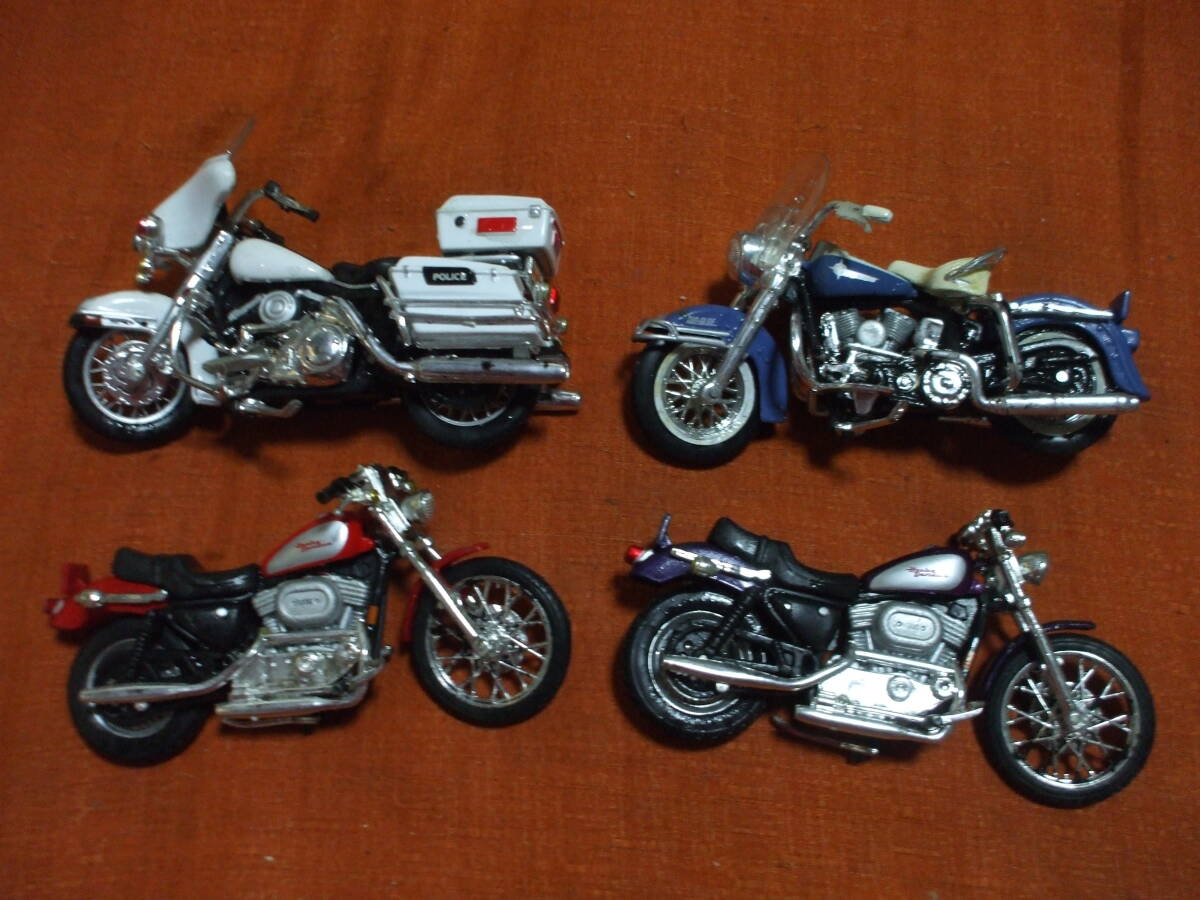 ポリス 白バイ バイク ハーレーダビットソン ミニ模型 4台 ポリス 白バイ バイク ハーレーダビットソン ミニ模型 4台