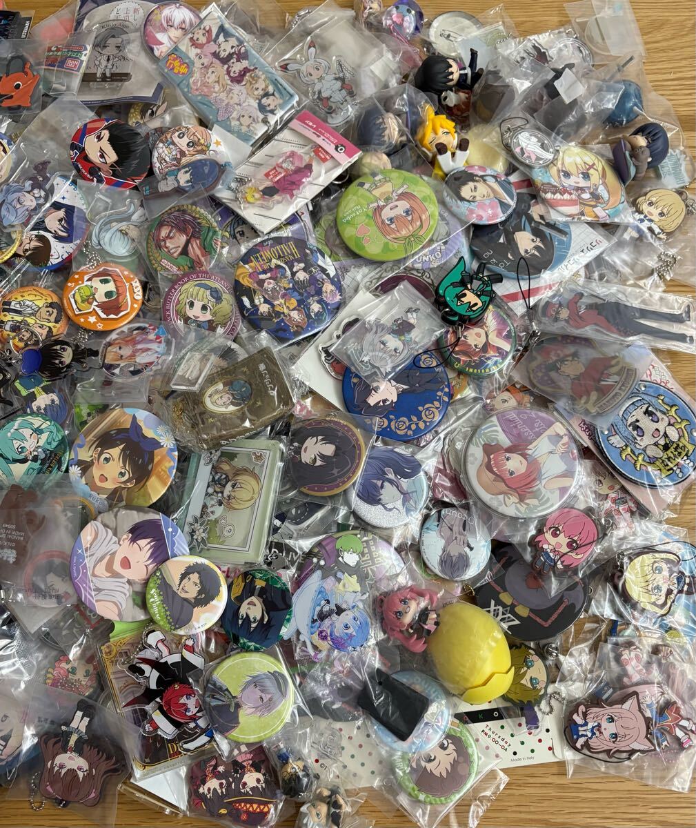 アニメ雑貨 約600点 缶バッジ キーホルダー アクスタ ストラップ アニメ雑貨 約600点 缶バッジ キーホルダー アクスタ ストラップ