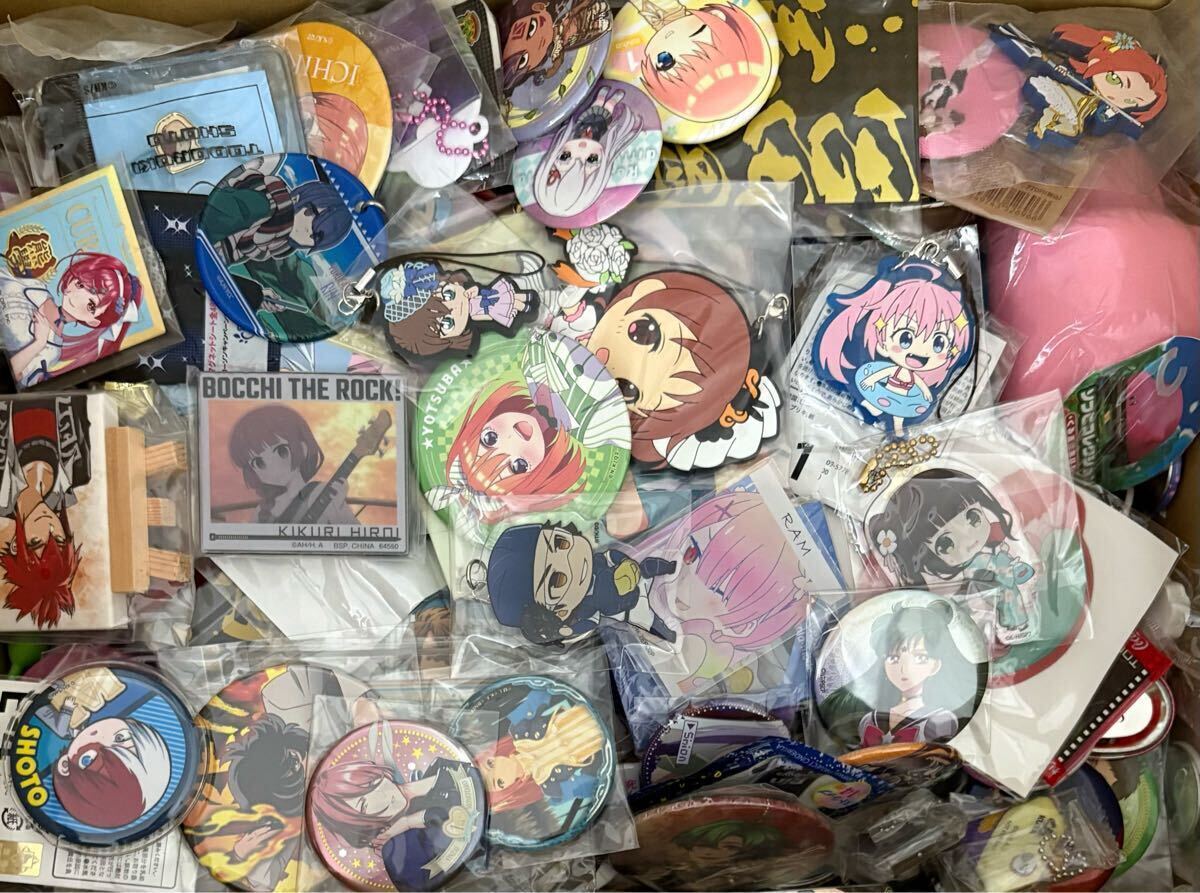 アニメ雑貨 約600点 缶バッジ キーホルダー アクスタ ストラップ