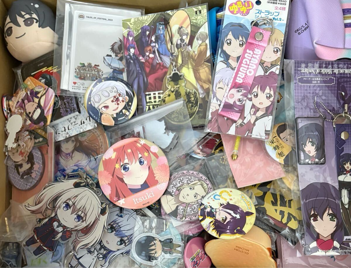 アニメ雑貨 約600点 缶バッジ キーホルダー アクスタ ストラップ アニメ雑貨 約600点 缶バッジ キーホルダー アクスタ ストラップ