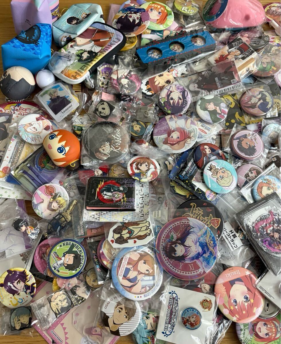 アニメ雑貨 約600点 缶バッジ キーホルダー アクスタ ストラップ アニメ雑貨 約600点 缶バッジ キーホルダー アクスタ ストラップ