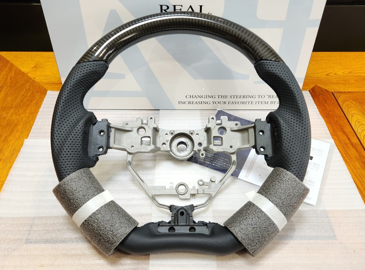 REAL│ステアリング│カーボン│LEXUS 30系 IS 前期│10系 RC RC-F GS-F NX 前期│CT 前期│小径化│レクサス｜LXC-BKC-BK