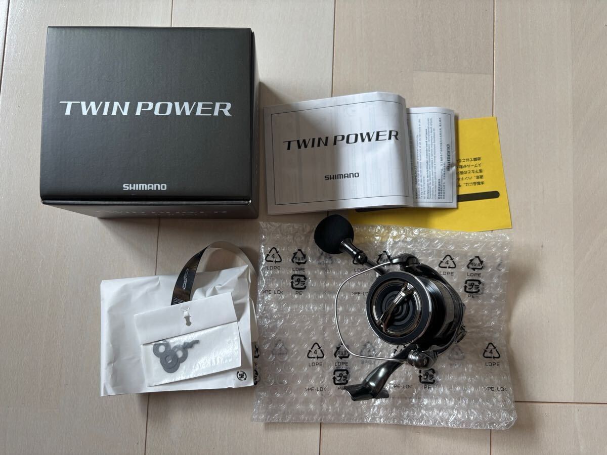 シマノ 24 ツインパワー C5000XG SHIMANO TWIN POWER 中古良品 シマノ 24 ツインパワー C5000XG SHIMANO TWIN POWER 中古良品