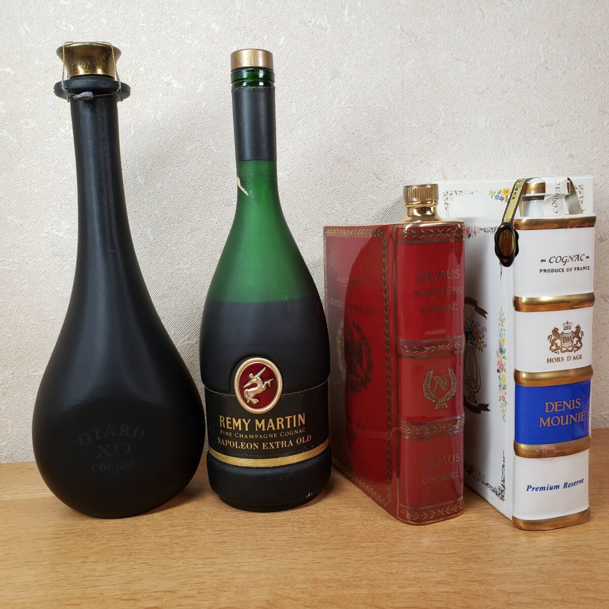 ブランデー4本セット OTARD XO , REMY MARTIN NAPOLEON EXTRA ブランデー4本セット OTARD XO , REMY MARTIN NAPOLEON EXTRA