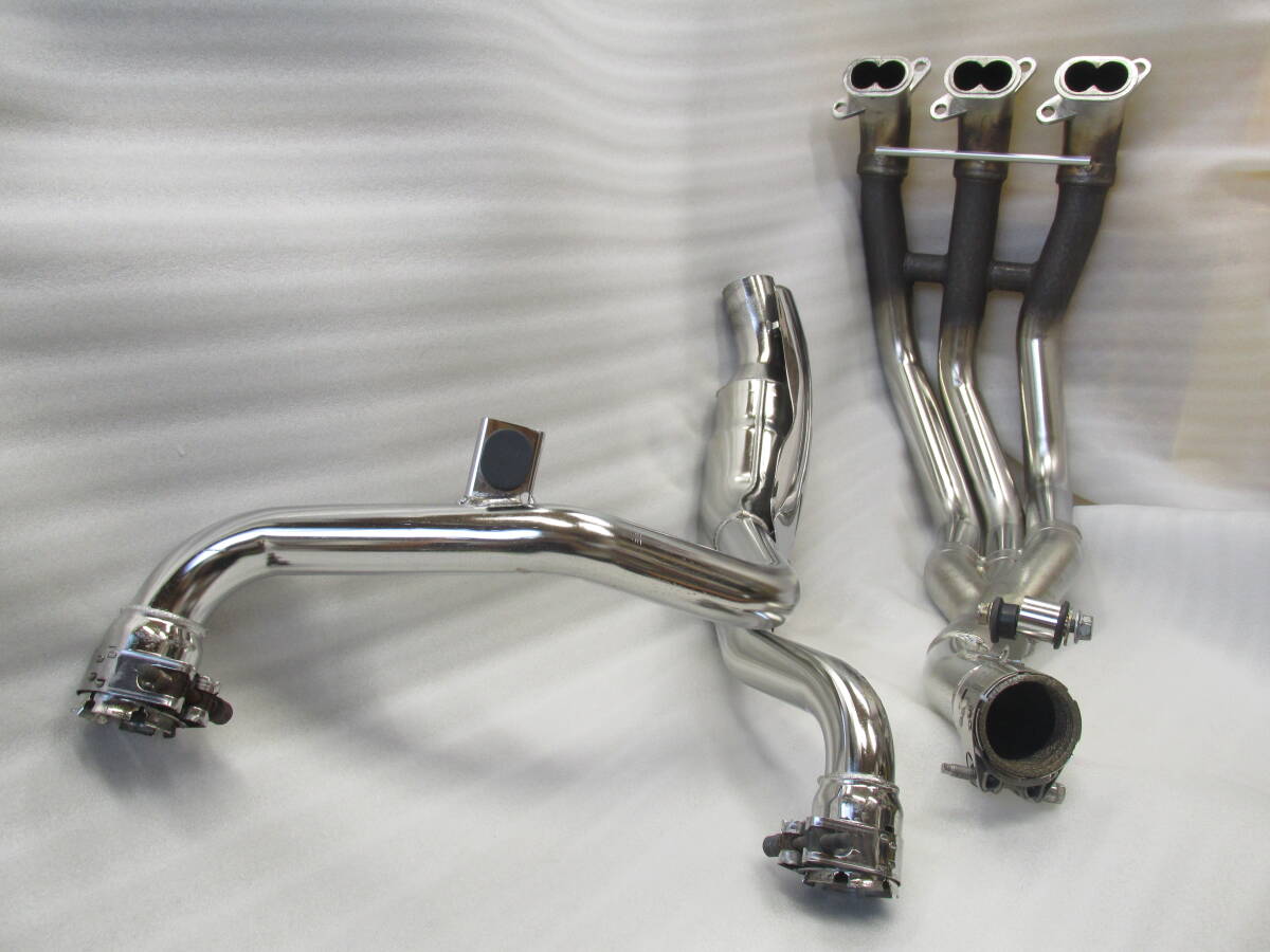 ●　スピードトリプル1050　●　純正エキパイ＆中間パイプセット　AF04_画像1