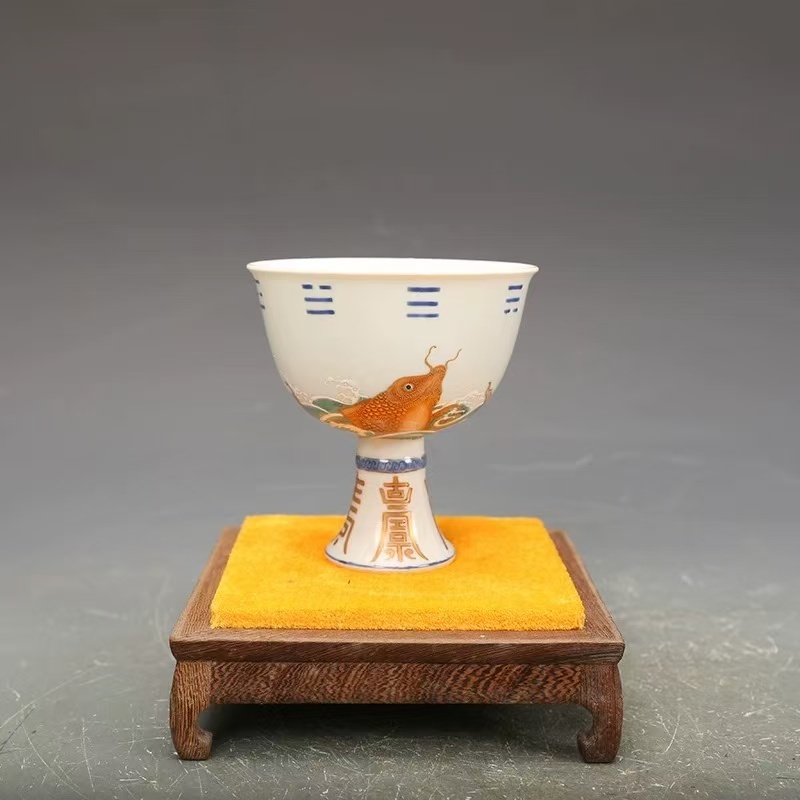 中国清時代　闘彩　海水魚文茶碗 盃 豆彩 鬥彩 大清雍正年製在銘 官窯 中国清時代 闘彩 海水魚文茶碗 盃 豆彩 鬥彩 大清雍正