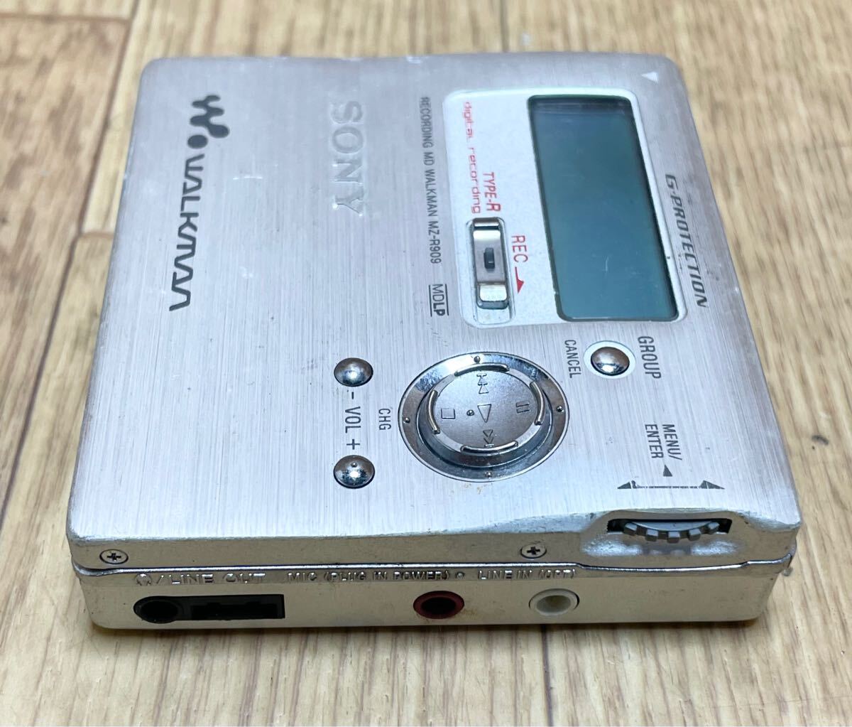希少! SONY ソニー MDウォークマン MZ-R909 お宝 コレクター 希少! SONY ソニー MDウォークマン MZ-R909 お宝 コレクター