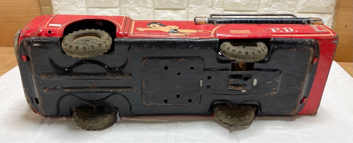 超希少! 米澤玩具 アトム 大型 消防車 バンダイ トラック 鉄腕 超希少! 米澤玩具 アトム 大型 消防車 バンダイ トラック 鉄腕