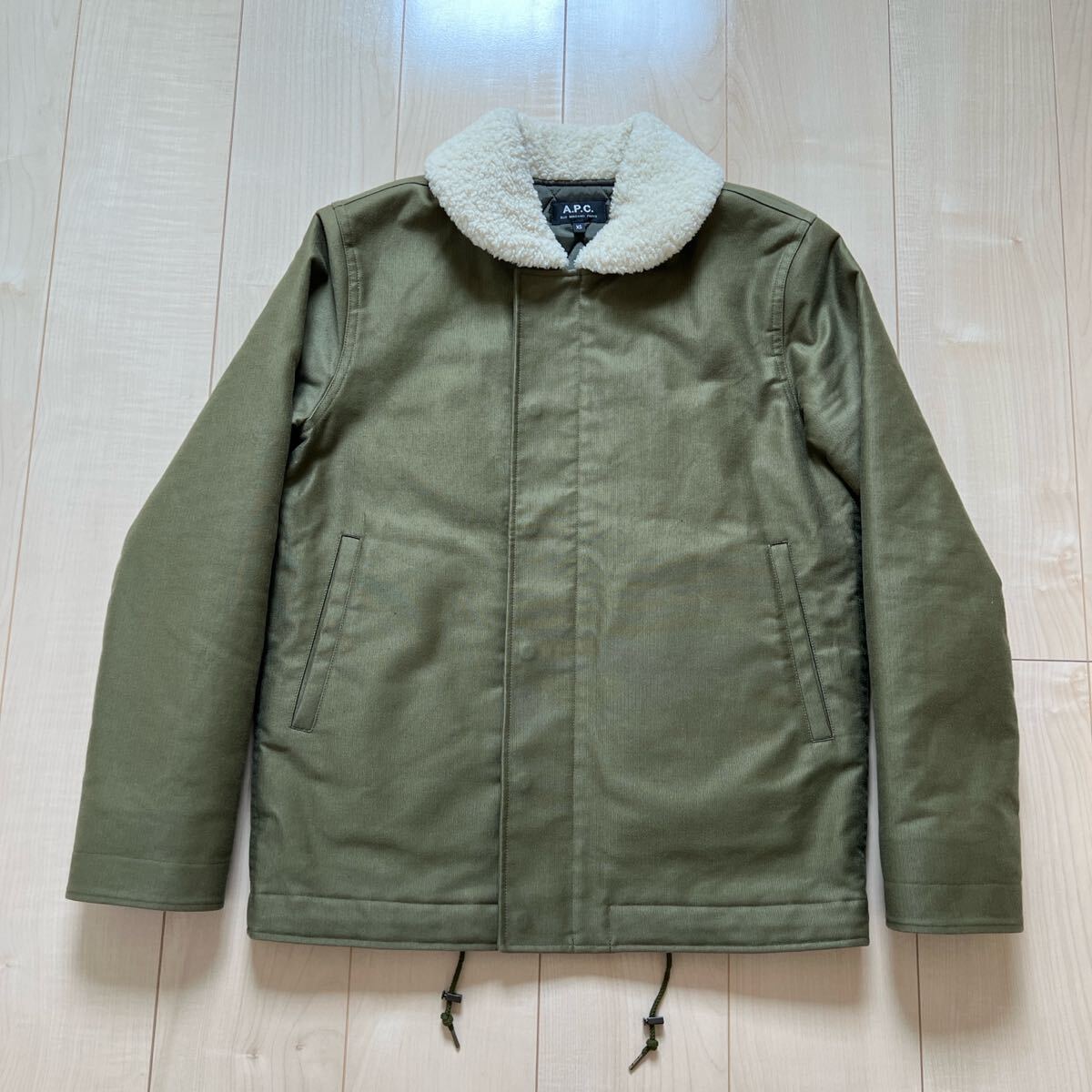 美品 アーペーセー デッキジャケット カーキ オリーブ ボア N1