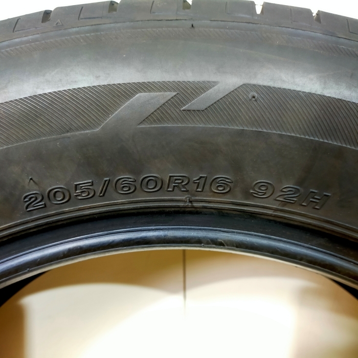 【送料無料】 BRIDGESTONE 205/60R16 92H LUFT RV II ブリヂストン ルフト 夏タイヤ サマータイヤ 4本 A3907 [中古タイヤ]_画像9