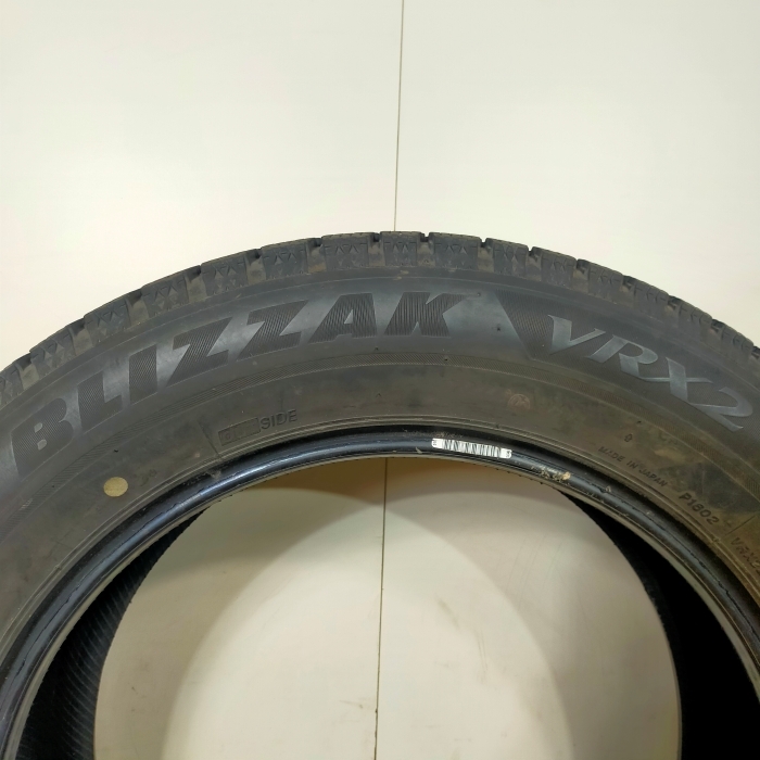 送料無料】 BRIDGESTONE 215/60R17 96Q BLIZZAK VRX2 送料無料】 BRIDGESTONE 215/60R17 96Q BLIZZAK VRX2