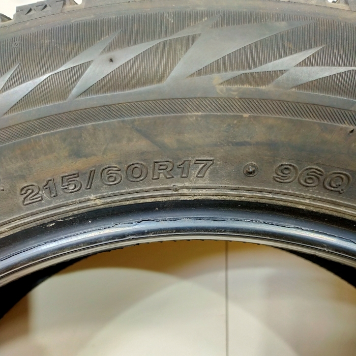 送料無料】 BRIDGESTONE 215/60R17 96Q BLIZZAK VRX2 送料無料】 BRIDGESTONE 215/60R17 96Q BLIZZAK VRX2