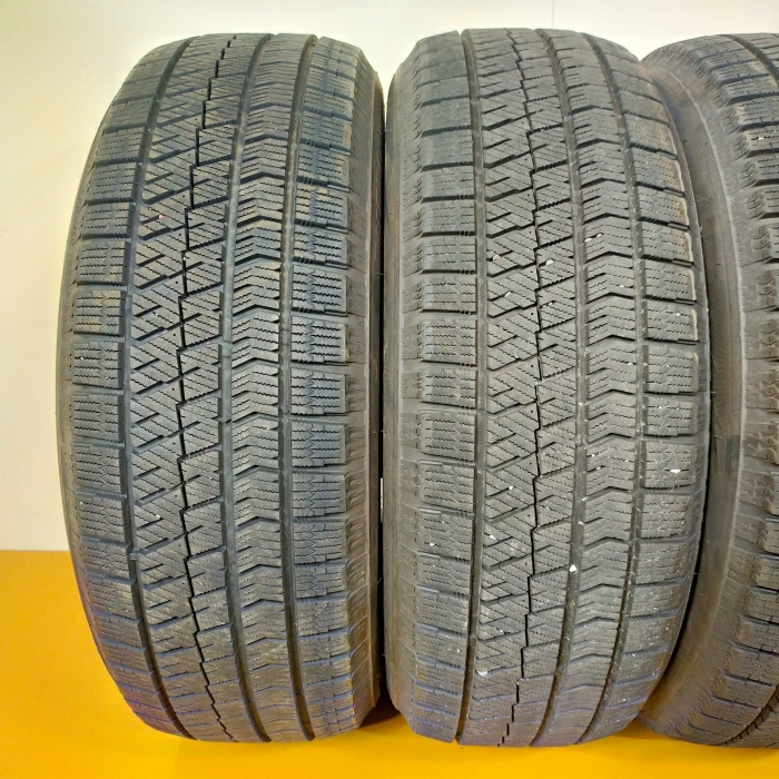 送料無料】 BRIDGESTONE 215/60R17 96Q BLIZZAK VRX2 送料無料】 BRIDGESTONE 215/60R17 96Q BLIZZAK VRX2