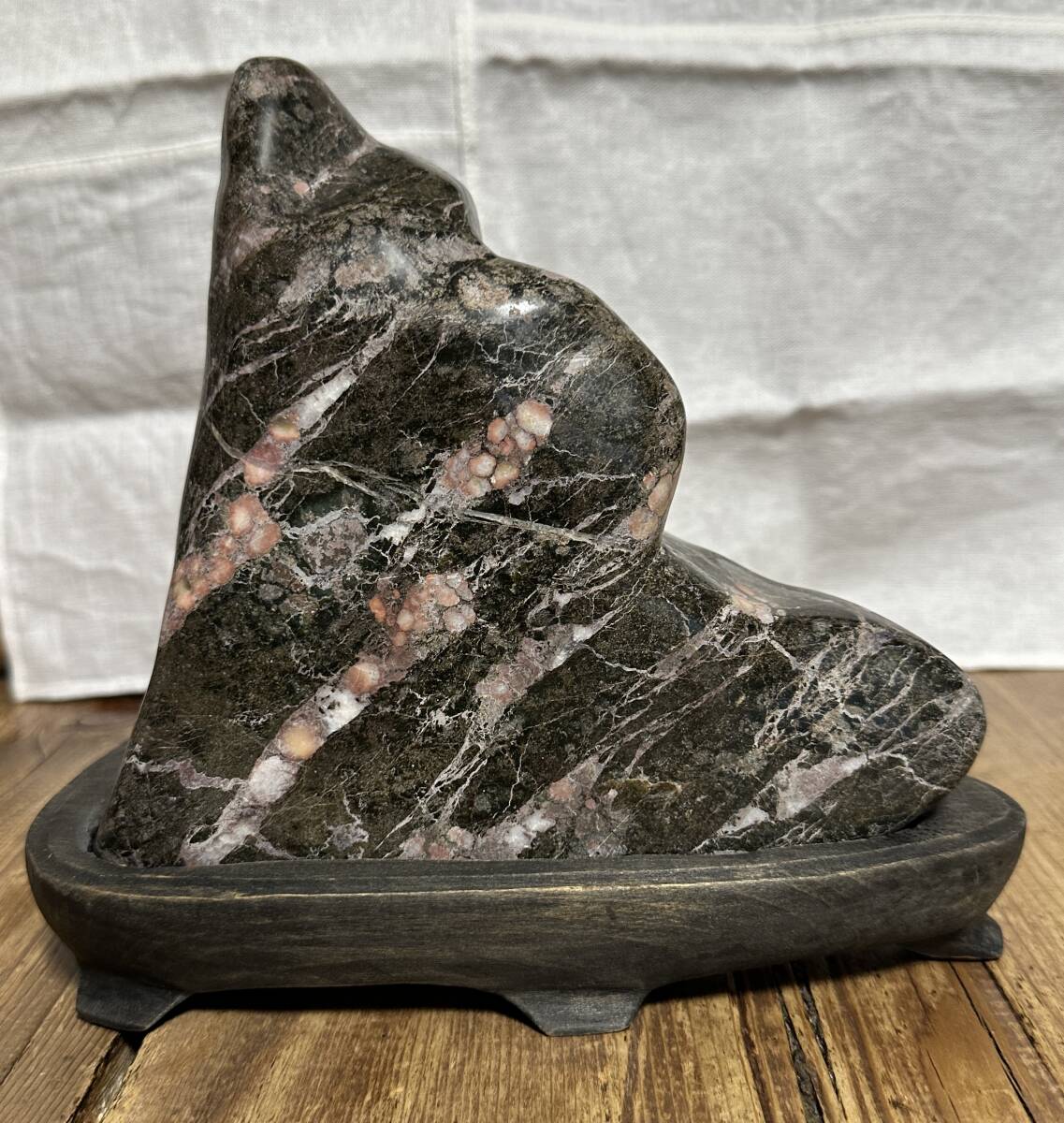 ☆鑑賞石(21cm×20cm×11cm 3.0kg) 蛇紋石 水石 赤石 日高石 十勝 ☆鑑賞石(21cm×20cm×11cm 3.0kg) 蛇紋石 水石 赤石 日高石 十勝