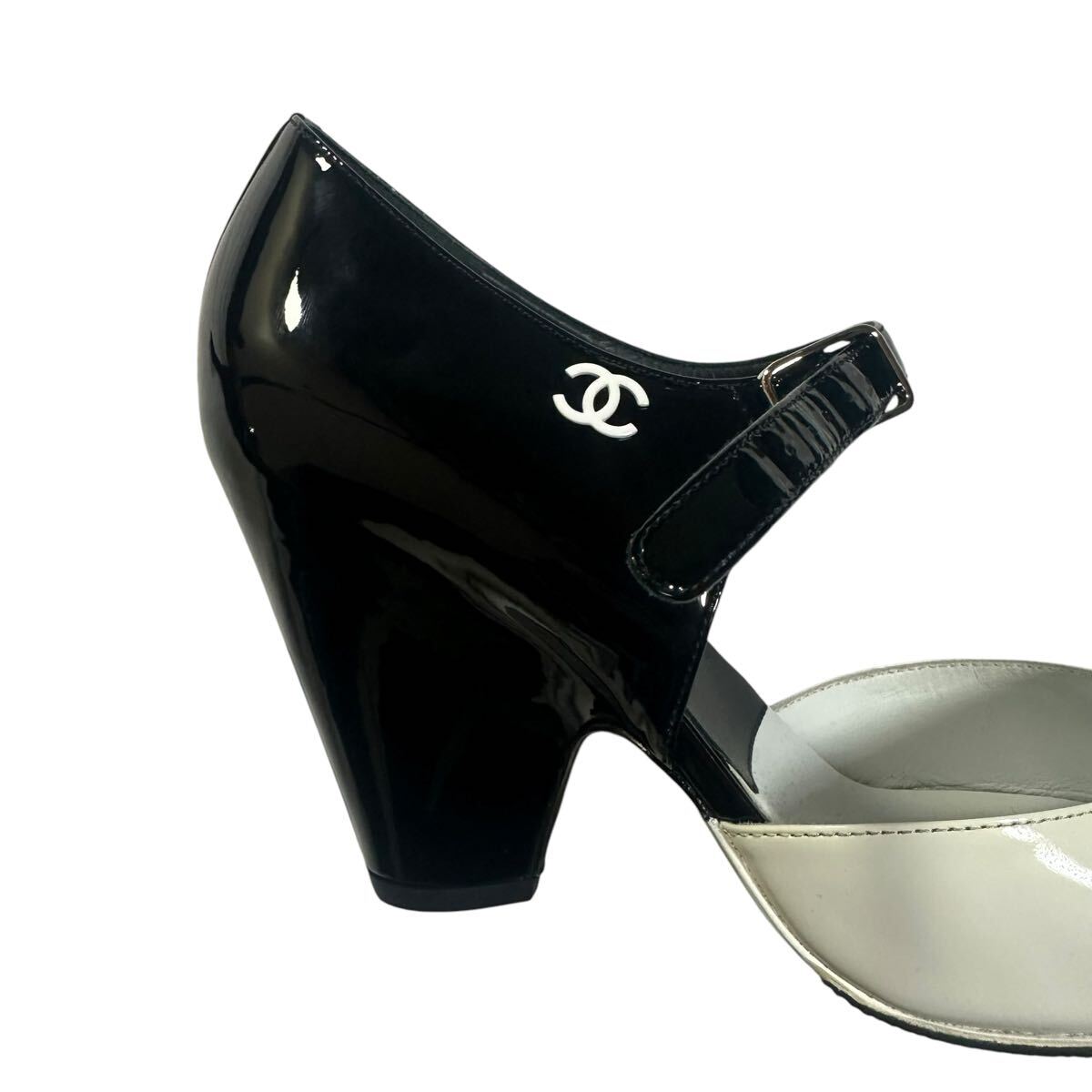 CHANEL シャネル CCココマーク パテントレザーストラップ バイ CHANEL シャネル CCココマーク パテントレザーストラップ バイ