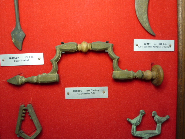 コレクション★THE GENTACIN COLLECTION OF ANCIENT SURGICAL INSTRUMENTS★古代医療器具 ミニチュア_画像3