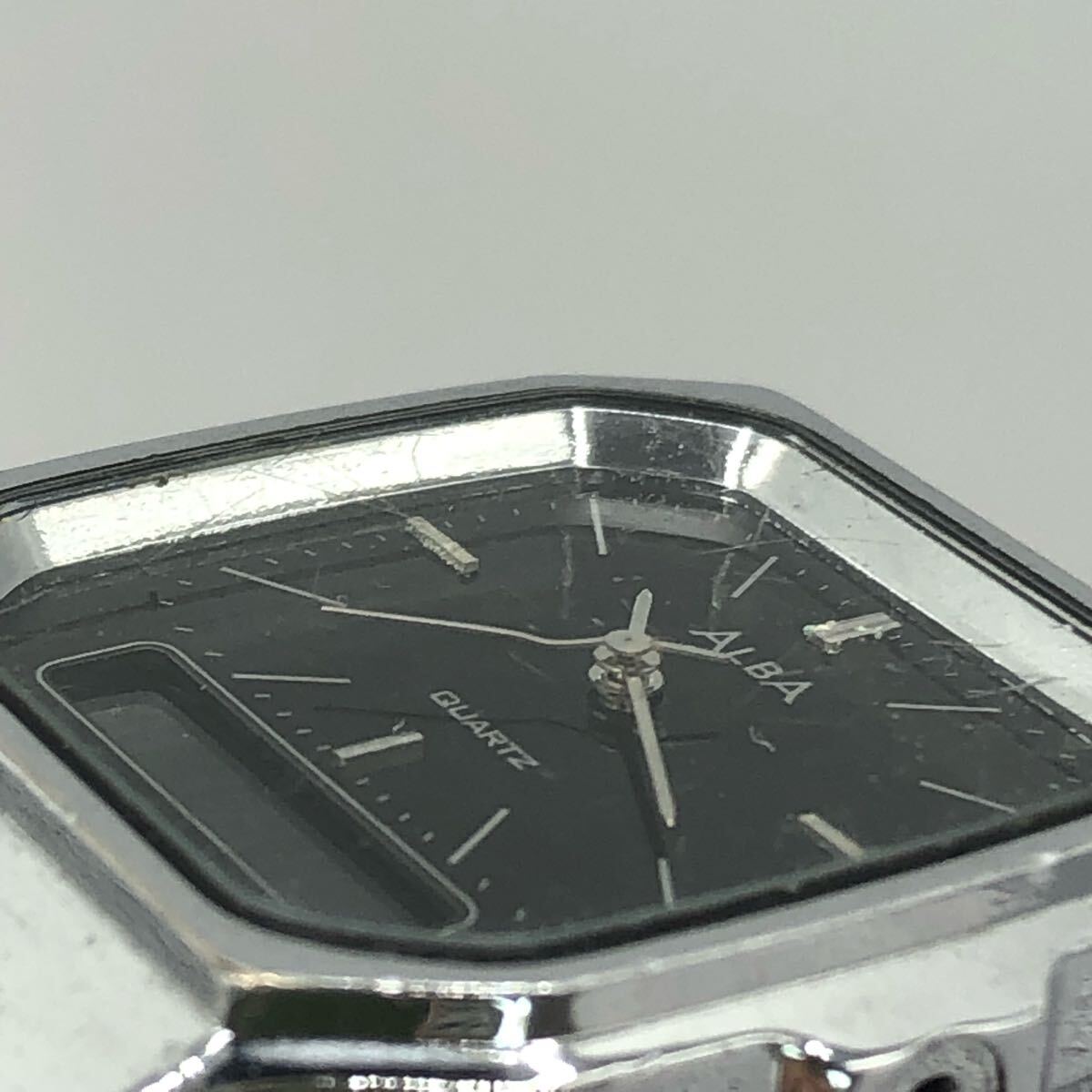 アルバ ALBA ジャンク 不動(dòng) セイコー SEIKO 腕時(shí)計(jì) V011-5050 720660 クォーツ アナデジ シルバー 3針　M-244