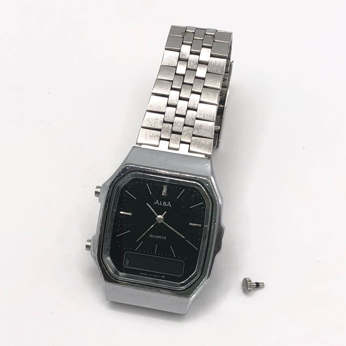 アルバ ALBA ジャンク 不動(dòng) セイコー SEIKO 腕時(shí)計(jì) V011-5050 720660 クォーツ アナデジ シルバー 3針　M-244