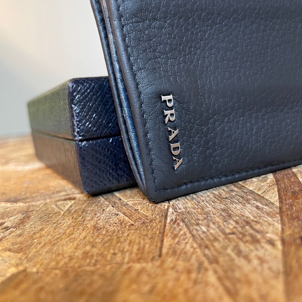 一円 美品 プラダ PRADA ラウンドファスナー サフィアーノレザー 一円 美品 プラダ PRADA ラウンドファスナー サフィアーノレザー
