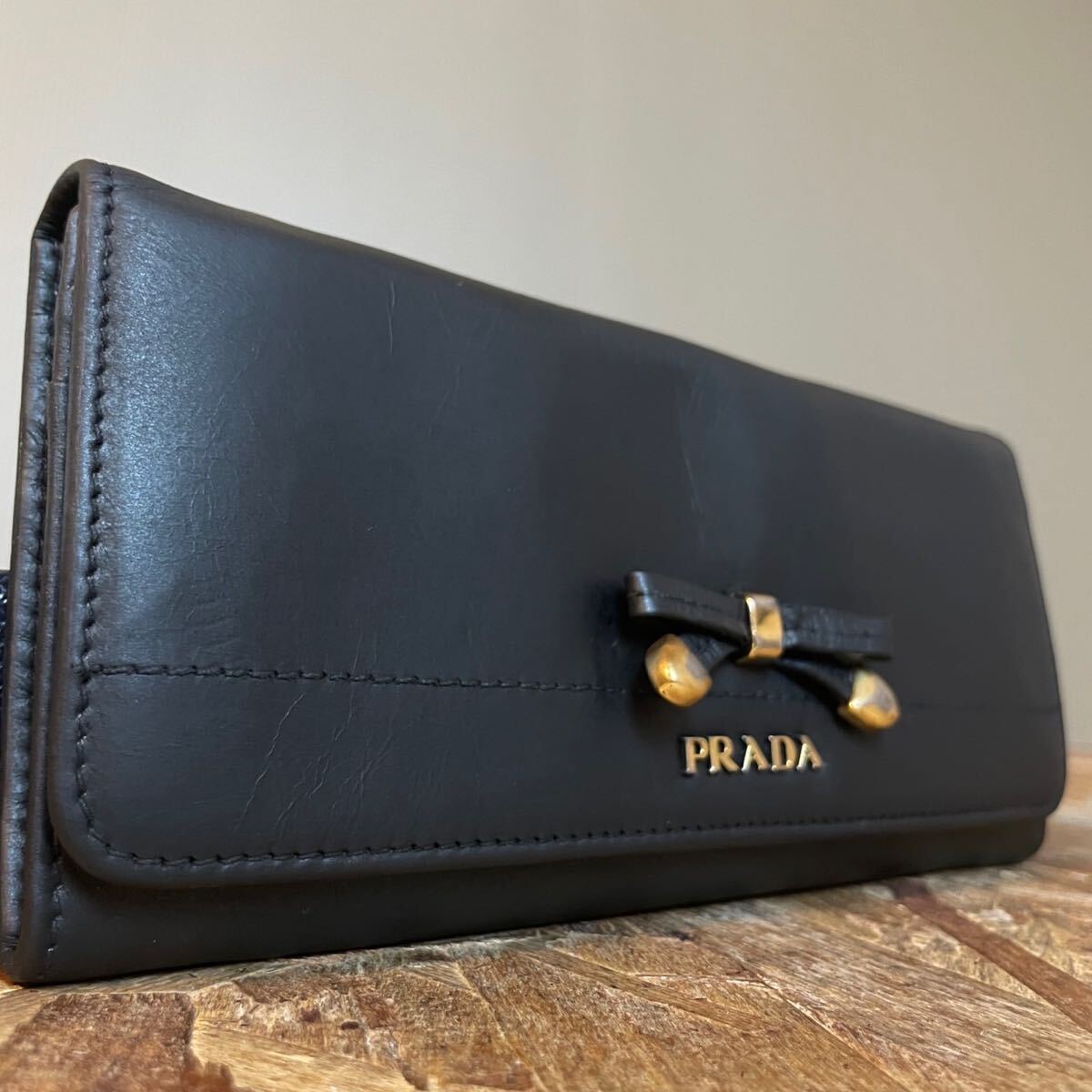 一円 美品 PRADA プラダ サフィアーノ 二つ折り ラウンド 一円 美品 PRADA プラダ サフィアーノ 二つ折り ラウンド
