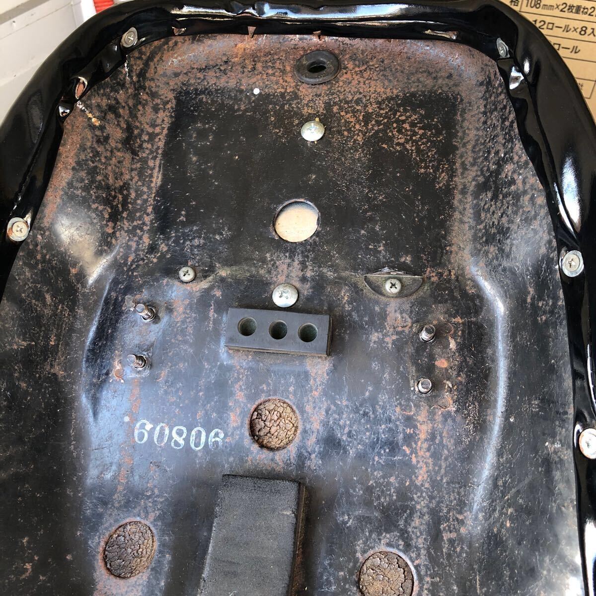 当時物 川口シート製 角タンク用 ホンダ純正鉄シートベース 当時物 川口シート製 角タンク用 ホンダ純正鉄シートベース