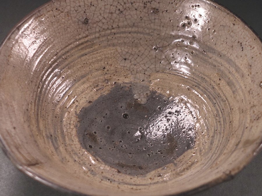 ∇花∇李朝時代中期~後期 高麗刷毛目平茶碗 豪快な白刷毛 旧蔵 ∇花∇李朝時代中期~後期 高麗刷毛目平茶碗 豪快な白刷毛 旧蔵