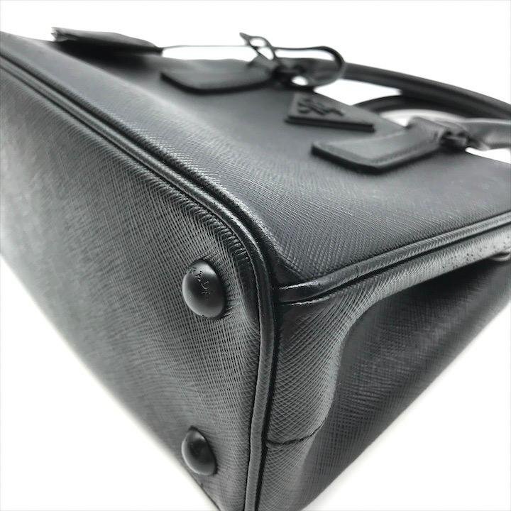 1円 美品 PRADA プラダ 三角ロゴ サフィアーノ レザー ガレリア 1円 美品 PRADA プラダ 三角ロゴ サフィアーノ レザー ガレリア