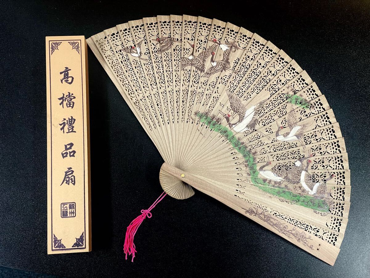 扇子 高禮品扇 透かし彫り 木製 白檀扇子 せんす 昭和レトロ 扇子 高禮品扇 透かし彫り 木製 白檀扇子 せんす 昭和レトロ