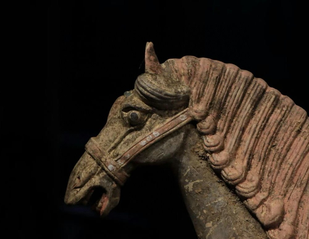 ▽渡鶴羽▽M3696唐時代 彩絵陶器 陶馬俑 戦馬 古陶器 古置物