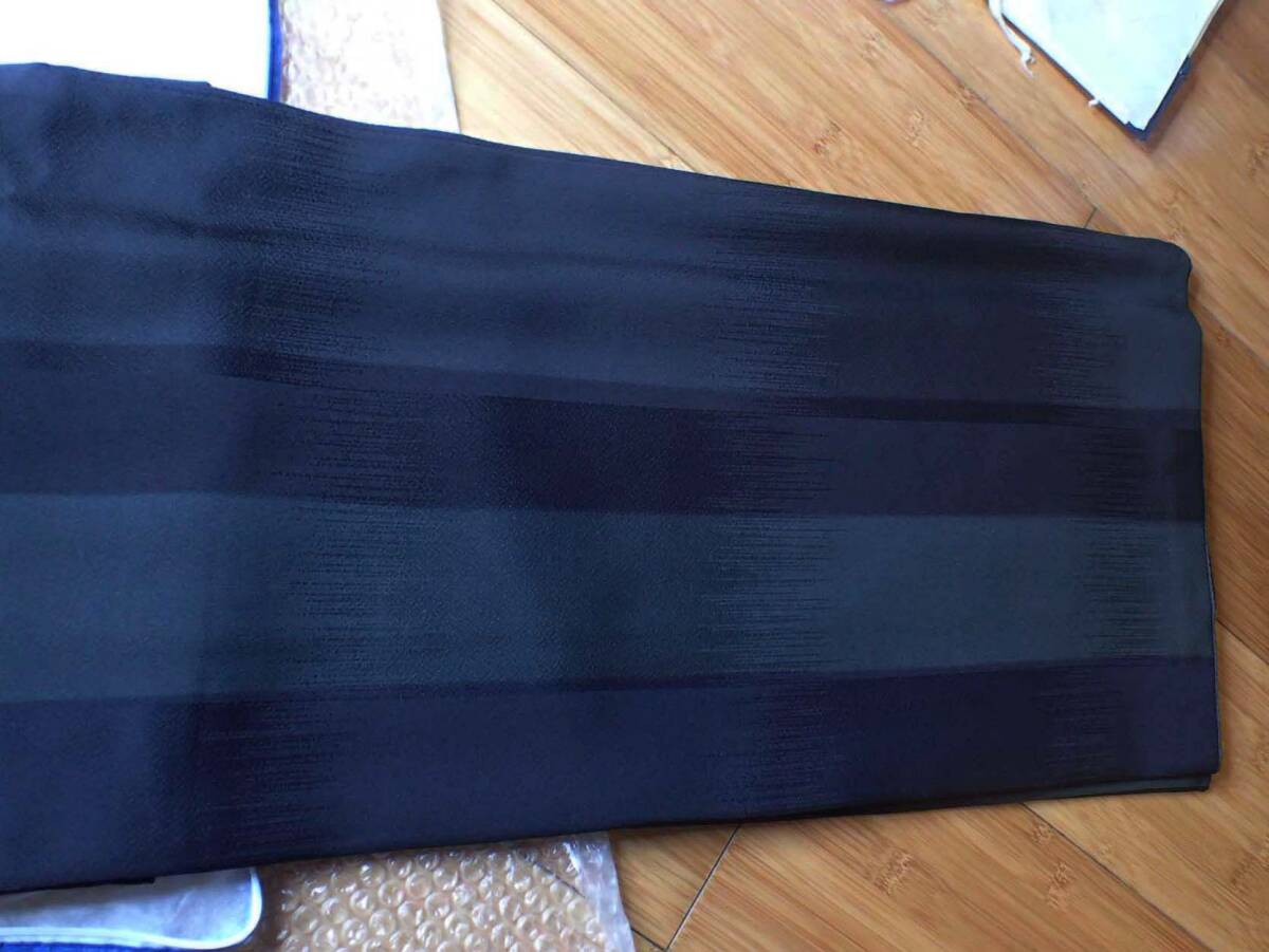 【健勝苑 38万】着物 小紋 袷 縦縞 身丈：約162cm 裄丈：68cm 袖丈：約49c_画像4