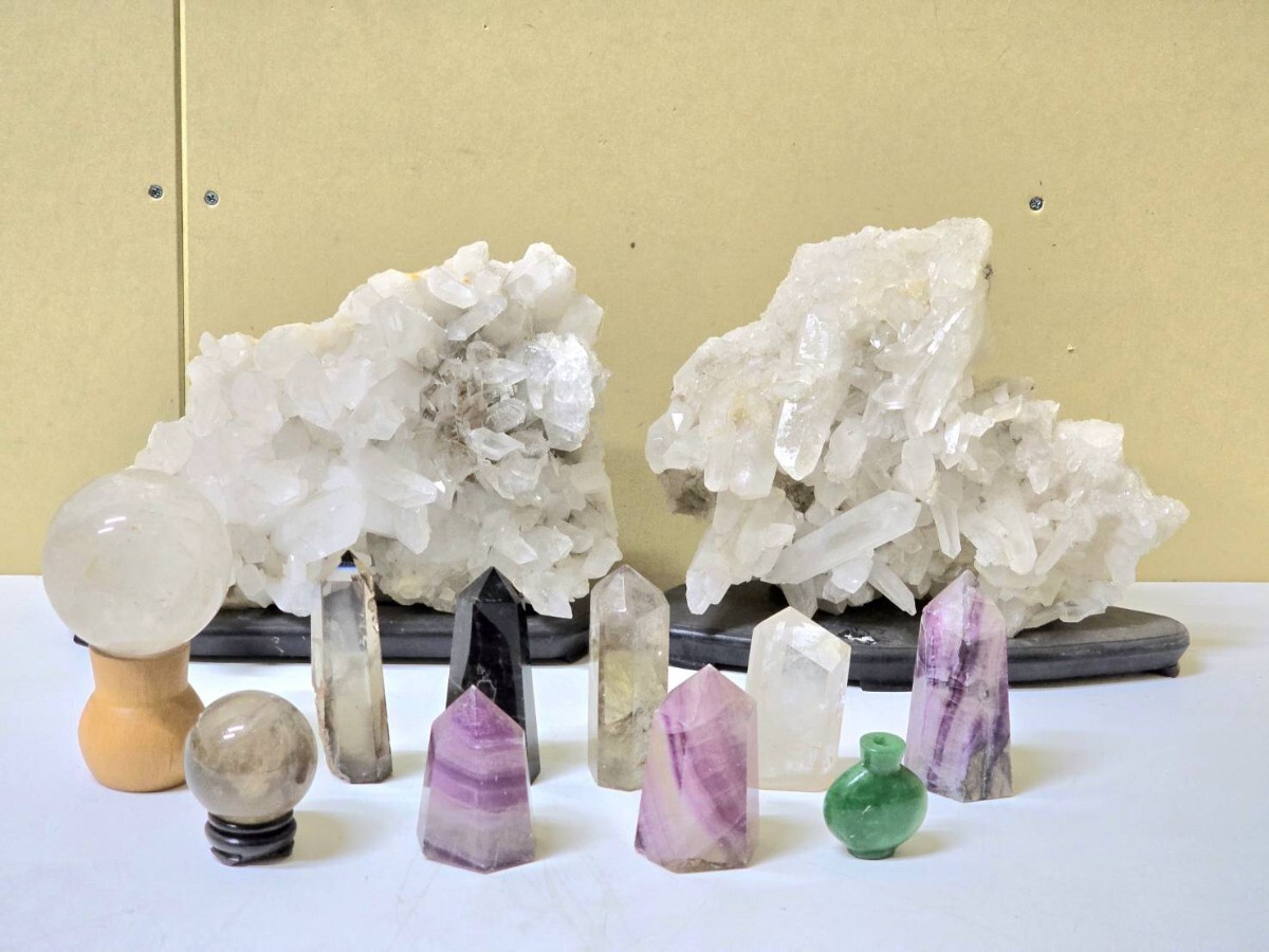 275 重量約11キロ 水晶クラスター 六角柱 水晶玉 まとめて 275 重量約11キロ 水晶クラスター 六角柱 水晶玉 まとめて