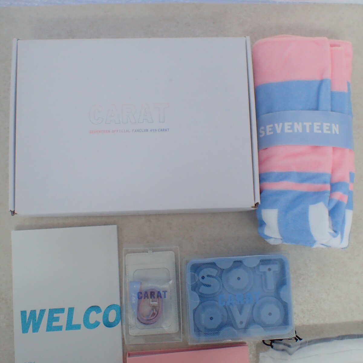 SEVENTEEN OFFICIAL FANCLUB 4th CARAT トレカ付き セブチ SVT SEVENTEEN OFFICIAL FANCLUB 4th CARAT トレカ付き セブチ SVT