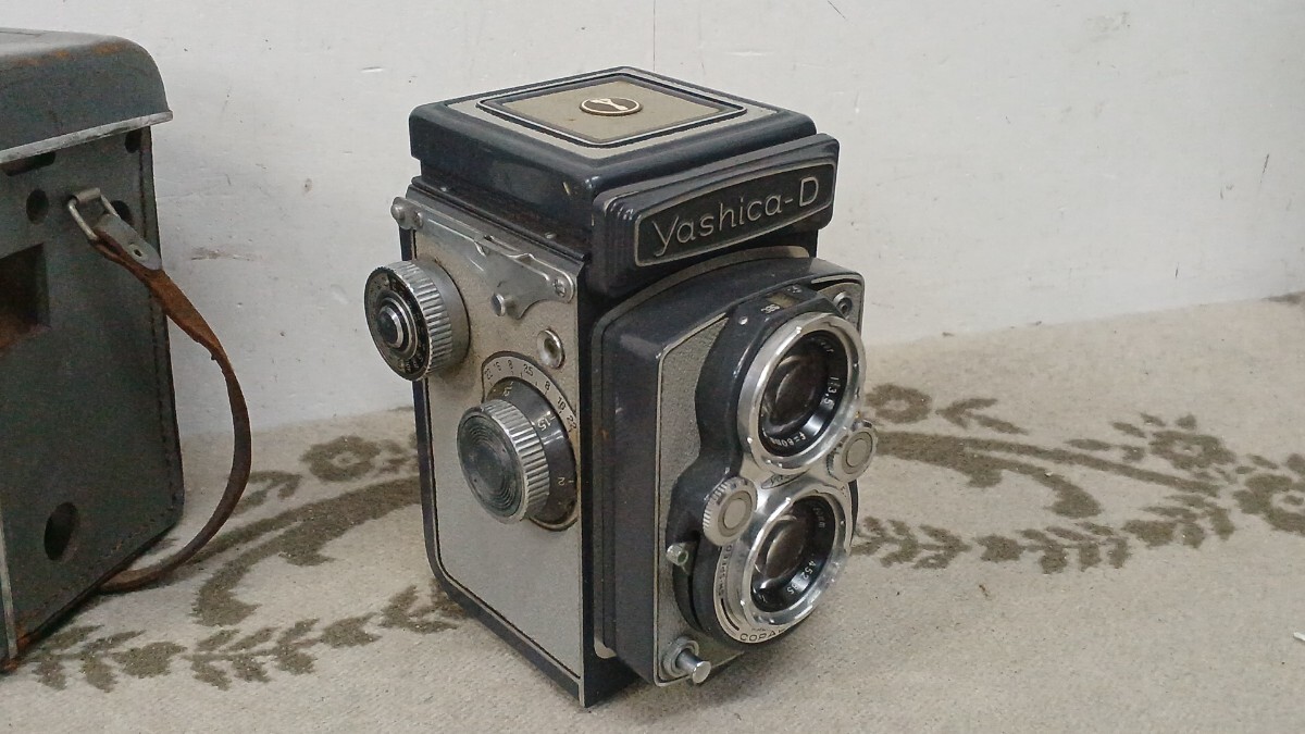 ジャンク】二眼レフ フィルムカメラ ヤシカ Yashica-D 1:3.5 f ジャンク】二眼レフ フィルムカメラ ヤシカ Yashica-D 1:3.5 f