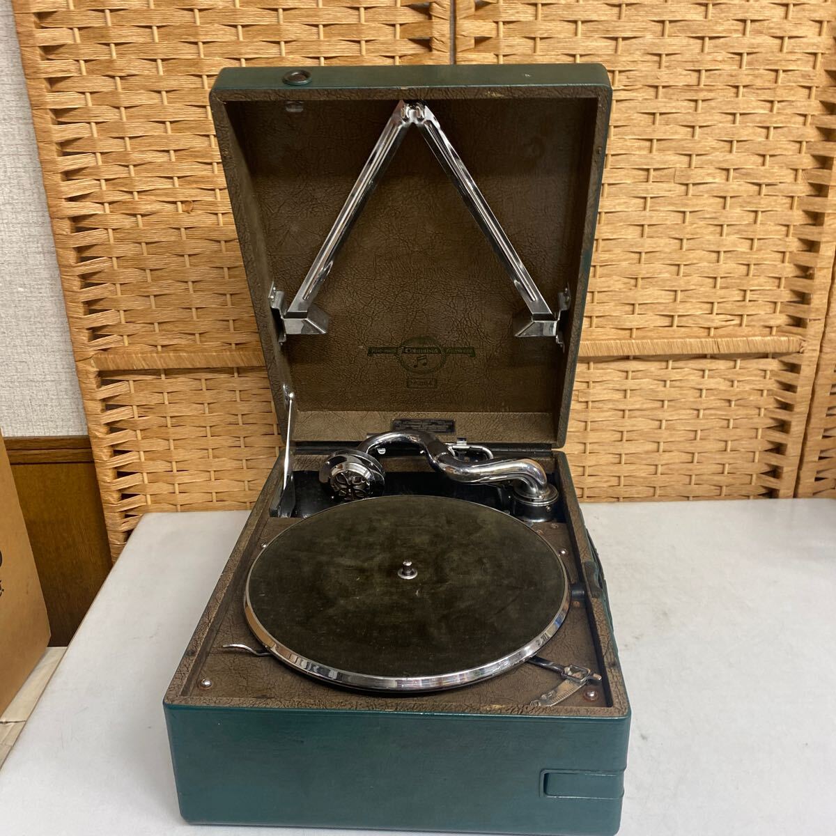 55285【自宅保管品】Colombia コロンビア 蓄音機 No.204 レトロ 55285【自宅保管品】Colombia コロンビア 蓄音機 No.204 レトロ